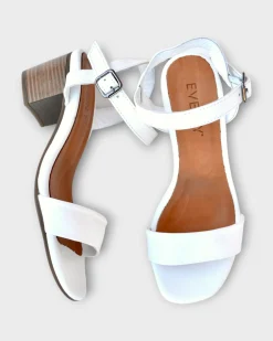 Everly Chelsea 02